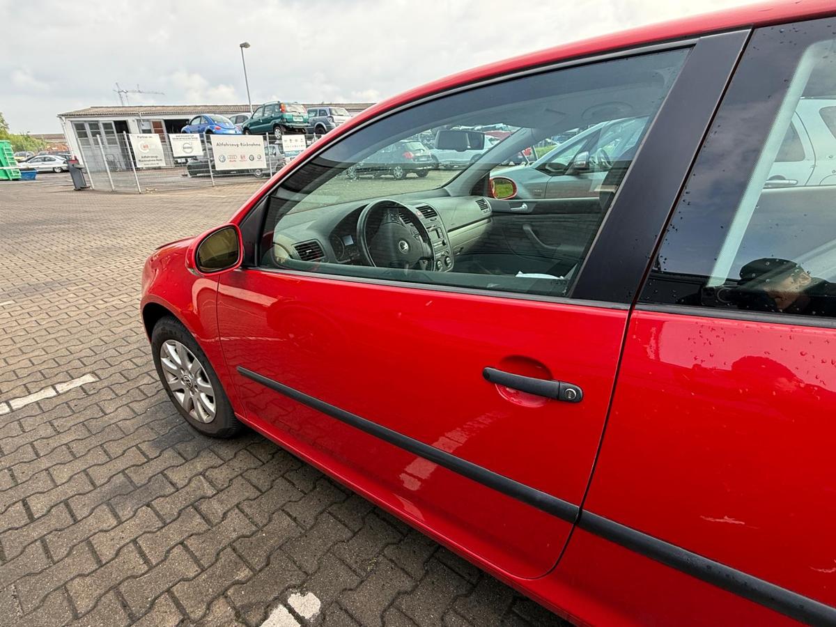 VW Golf V original Tür links LY3D Tornadorot 3-Türer Rohbau BJ04